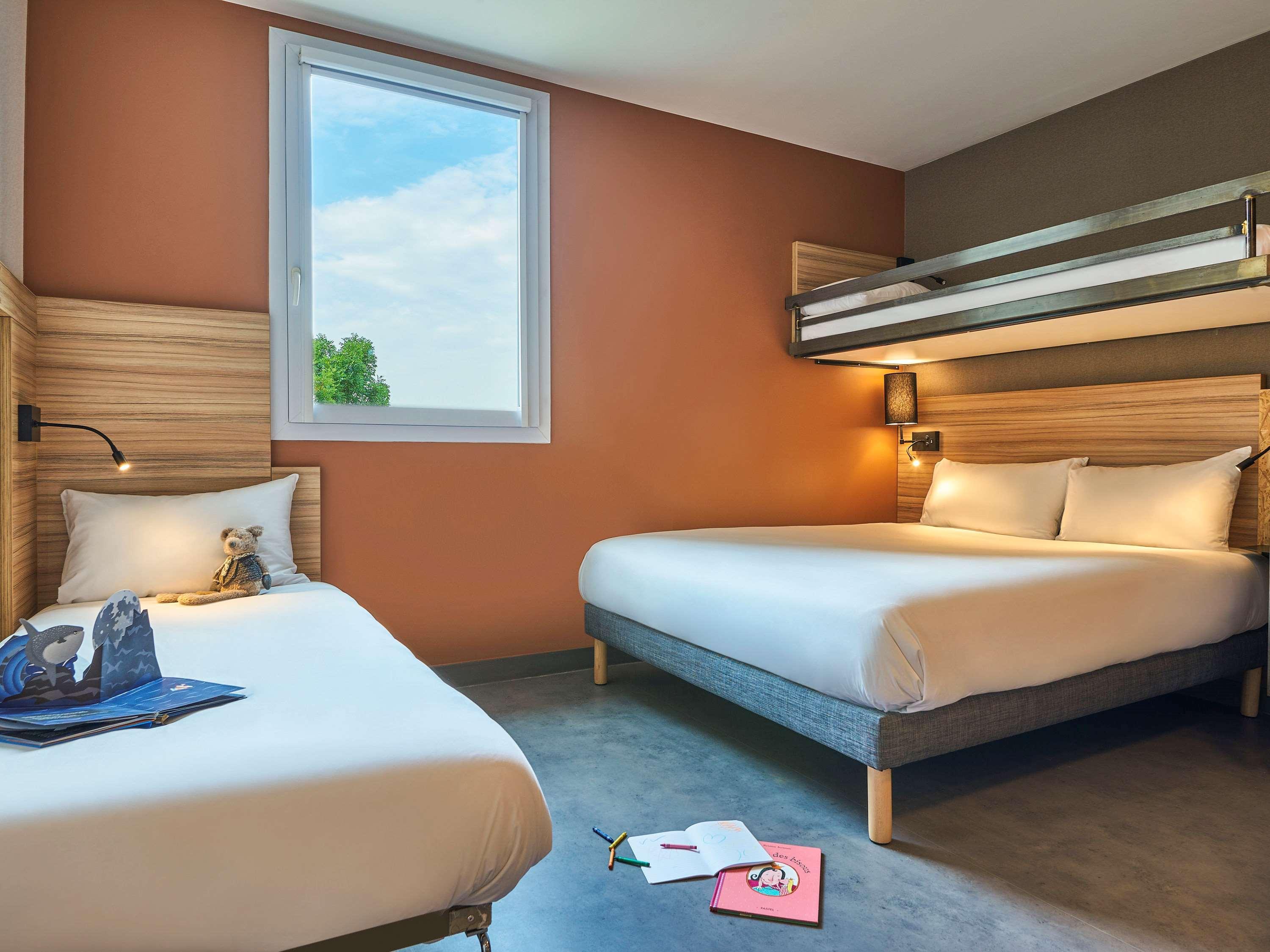 Greet Hotel Paris Porte De La Chapelle - Arena Сен Дени Екстериор снимка