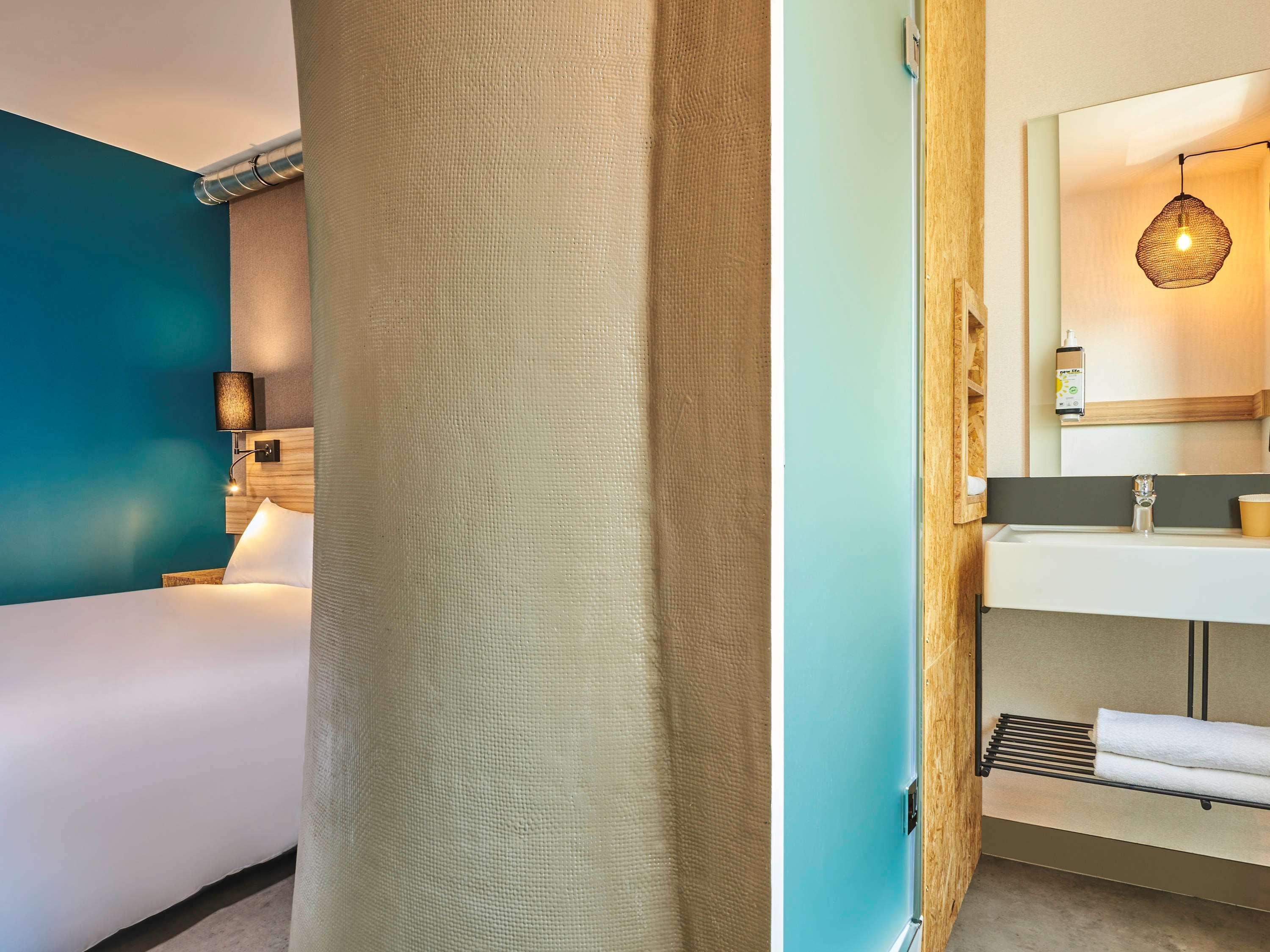 Greet Hotel Paris Porte De La Chapelle - Arena Сен Дени Екстериор снимка