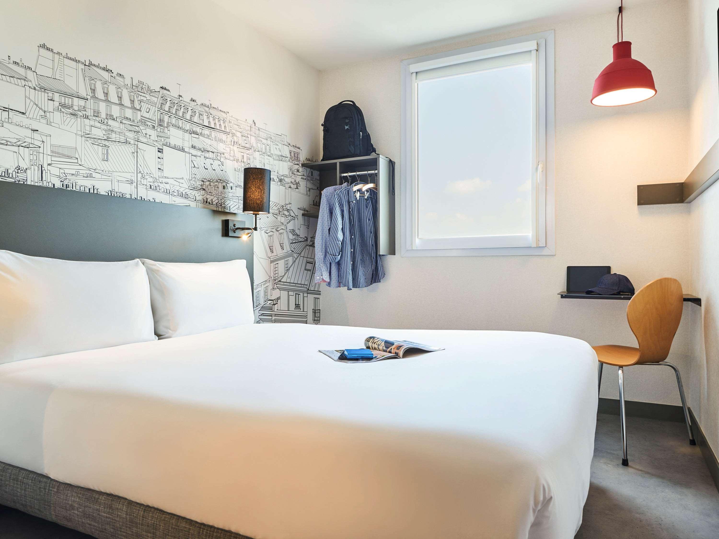 Greet Hotel Paris Porte De La Chapelle - Arena Сен Дени Екстериор снимка