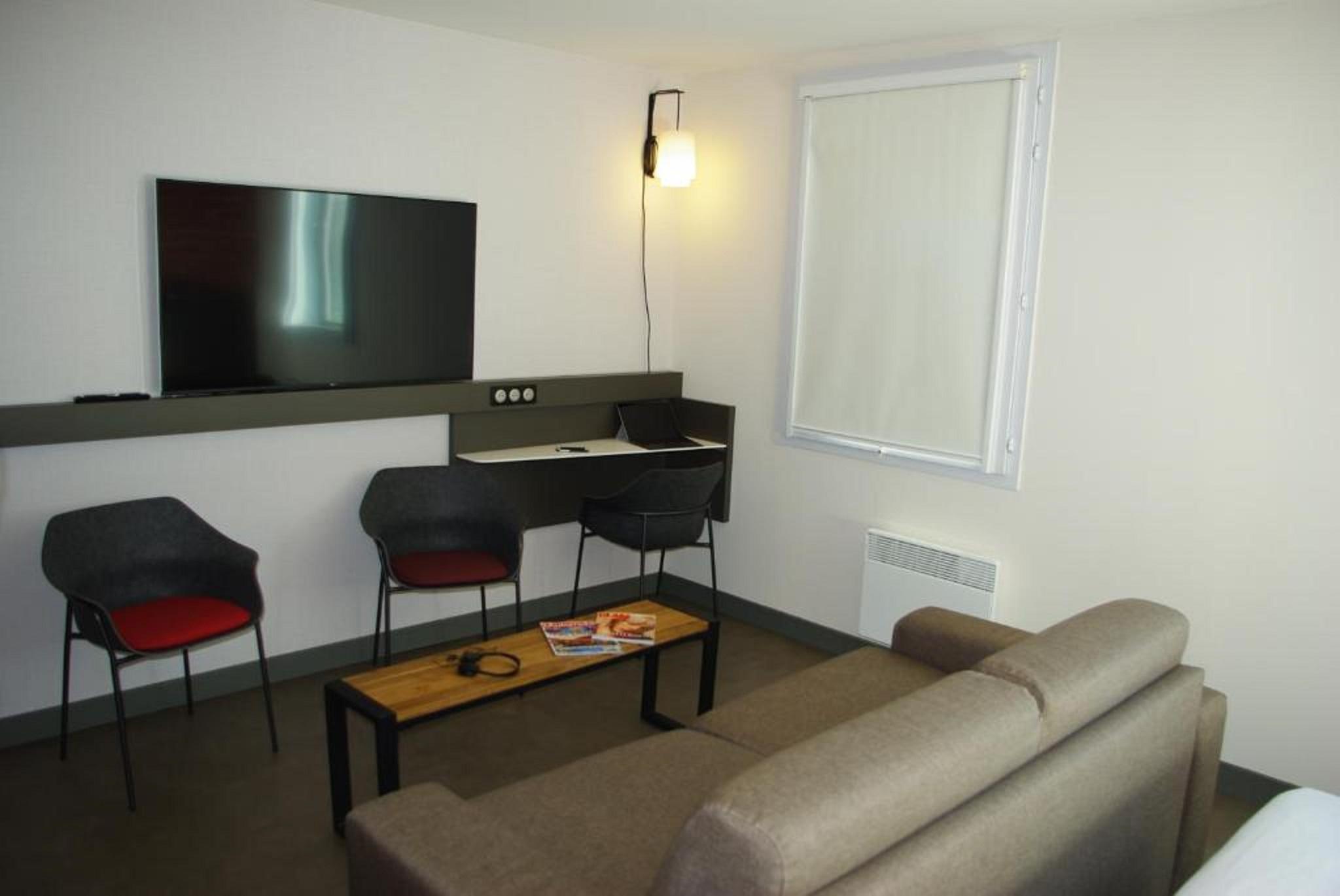 Greet Hotel Paris Porte De La Chapelle - Arena Сен Дени Екстериор снимка