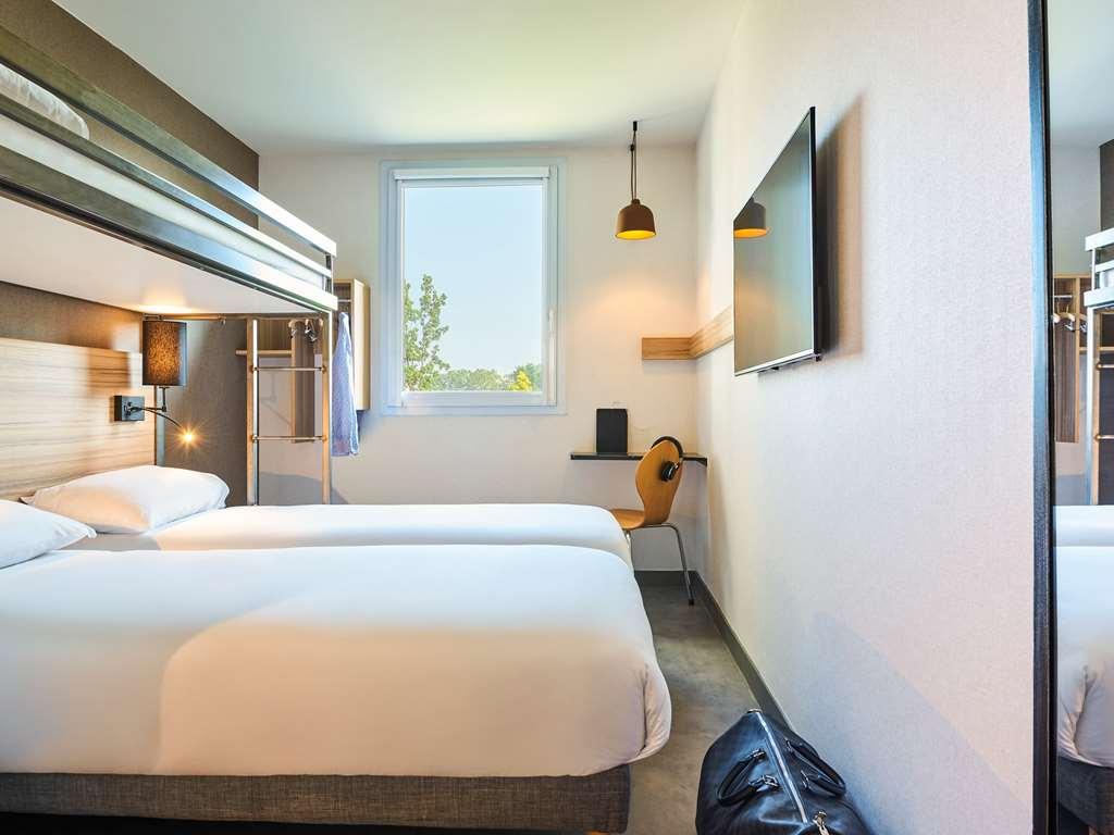 Greet Hotel Paris Porte De La Chapelle - Arena Сен Дени Стая снимка